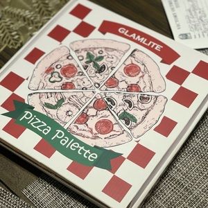 Pizza makeup palette
